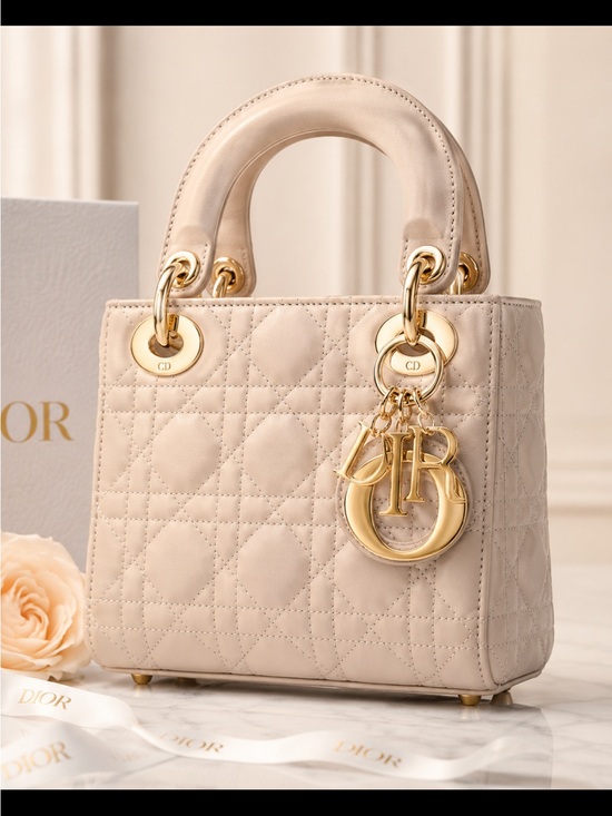 Accessories - FASHION Beauty Logo Gold-Tone Letter Bag Charm Keychain (CHARM ONLY)